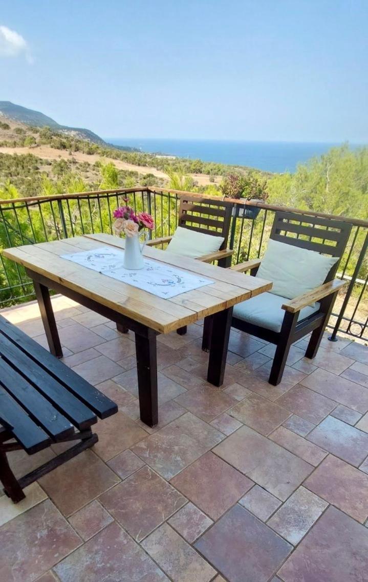 נאו חוריו Philip'S Holiday House מראה חיצוני תמונה