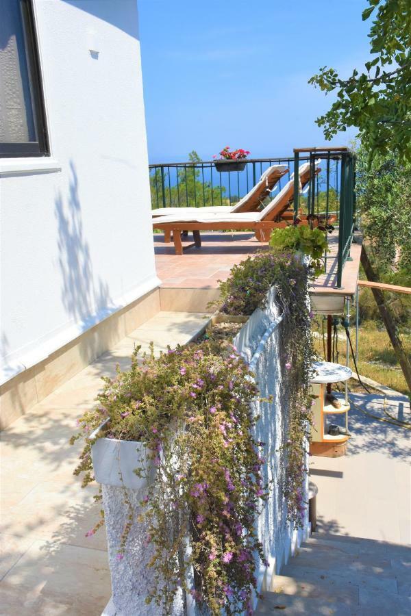 נאו חוריו Philip'S Holiday House מראה חיצוני תמונה