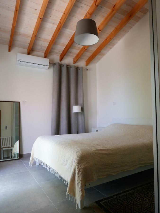 נאו חוריו Philip'S Holiday House מראה חיצוני תמונה