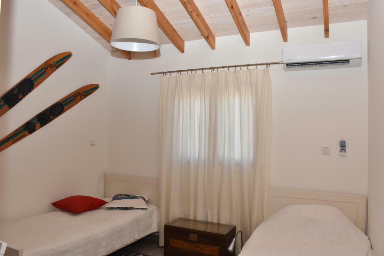 נאו חוריו Philip'S Holiday House מראה חיצוני תמונה
